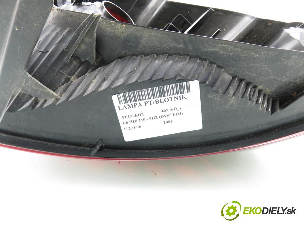 PEUGEOT 407 (6D_) SEDAN 2005 80,00 1.6 HDi 110 - 9HZ (DV6TED4) 1560,00 Svetlo pravé zadné 9656606280