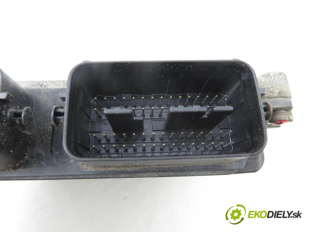 SUZUKI GRAND VITARA II (JT, TE, TD) SUV 2009 103,00 2.0 (JB420) - J20A 1995,00 Riadiaca jednotka Motor 1124001421 ; 3392077K0