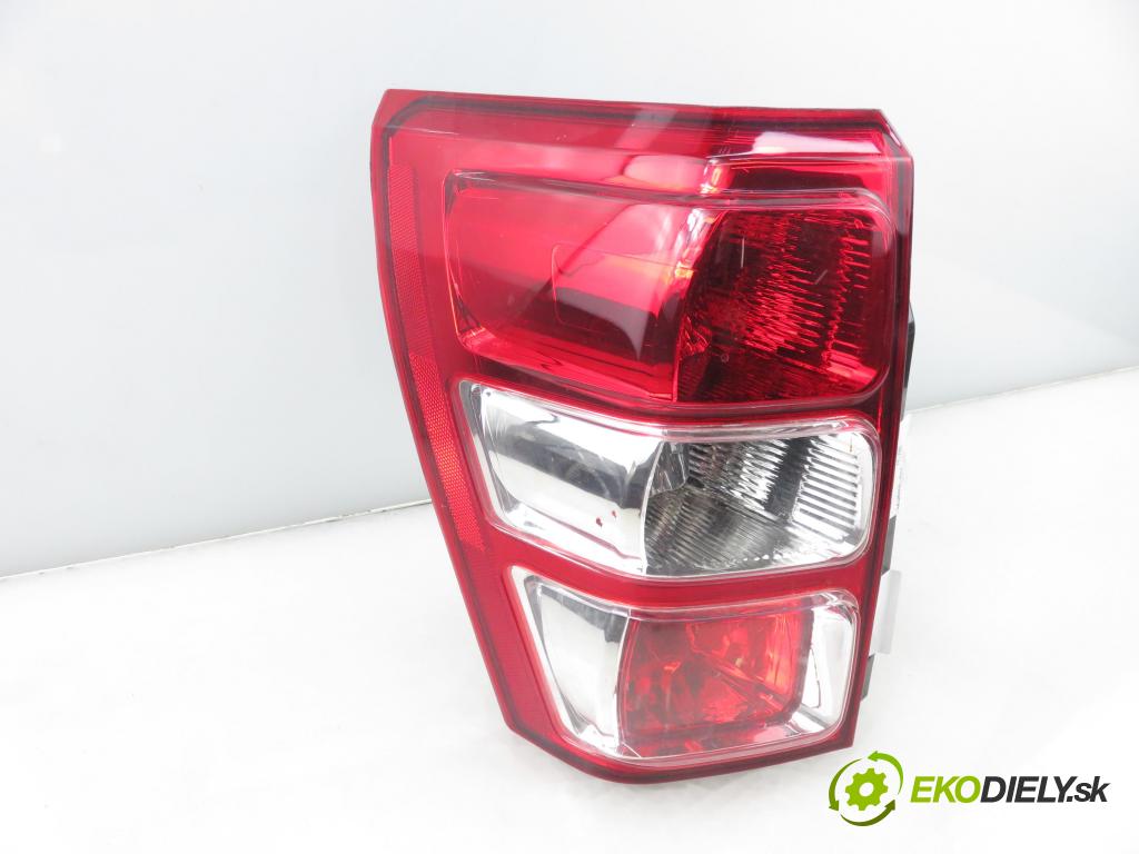 SUZUKI GRAND VITARA II (JT, TE, TD) SUV 2009 103,00 2.0 (JB420) - J20A 1995,00 Svetlo ľavé zadné