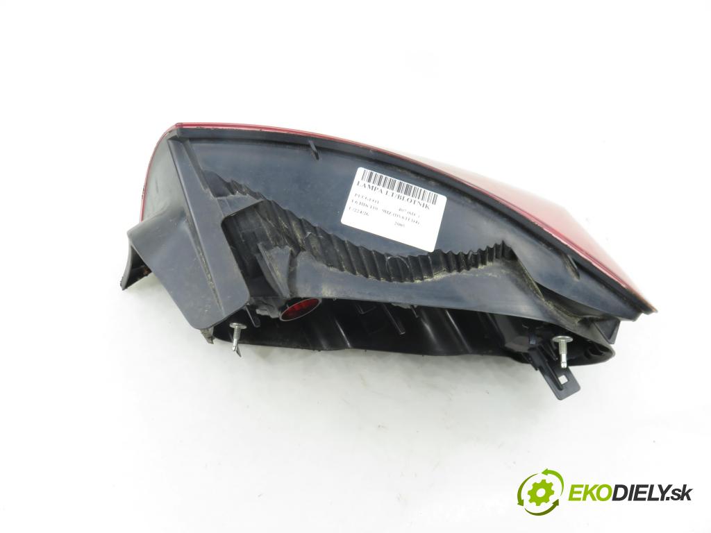 PEUGEOT 407 (6D_) SEDAN 2005 80,00 1.6 HDi 110 - 9HZ (DV6TED4) 1560,00 Svetlo ľavé zadné 9656606380