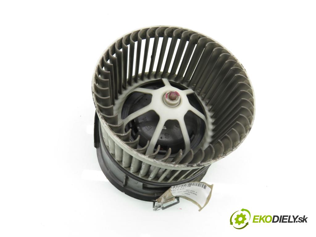 PEUGEOT 407 (6D_) SEDAN 2005 80,00 1.6 HDi 110 - 9HZ (DV6TED4) 1560,00 Ventilátor vetráku 4PUH18456AF ; 6441S3 ; 7737080501AF