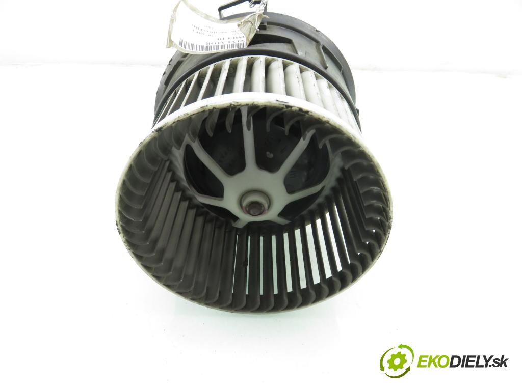 PEUGEOT 407 (6D_) SEDAN 2005 80,00 1.6 HDi 110 - 9HZ (DV6TED4) 1560,00 Ventilátor vetráku 4PUH18456AF ; 6441S3 ; 7737080501AF