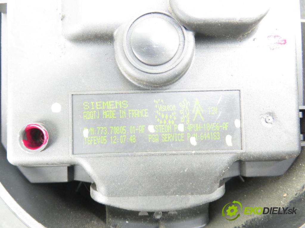 PEUGEOT 407 (6D_) SEDAN 2005 80,00 1.6 HDi 110 - 9HZ (DV6TED4) 1560,00 Ventilátor vetráku 4PUH18456AF ; 6441S3 ; 7737080501AF