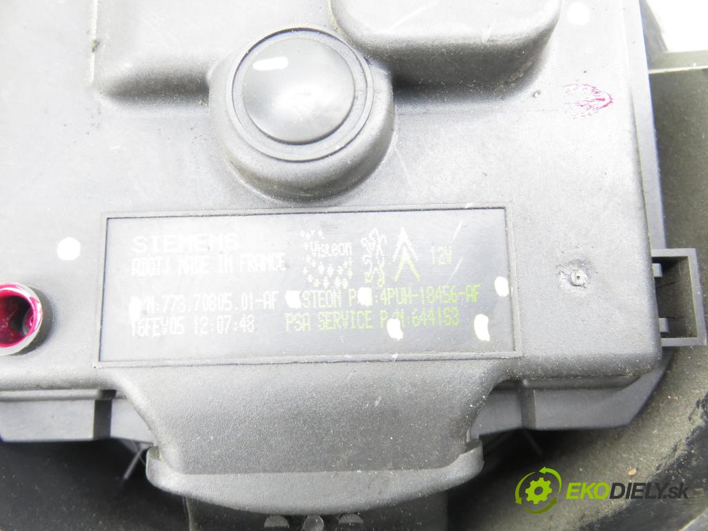PEUGEOT 407 (6D_) SEDAN 2005 80,00 1.6 HDi 110 - 9HZ (DV6TED4) 1560,00 Ventilátor vetráku 4PUH18456AF ; 6441S3 ; 7737080501AF