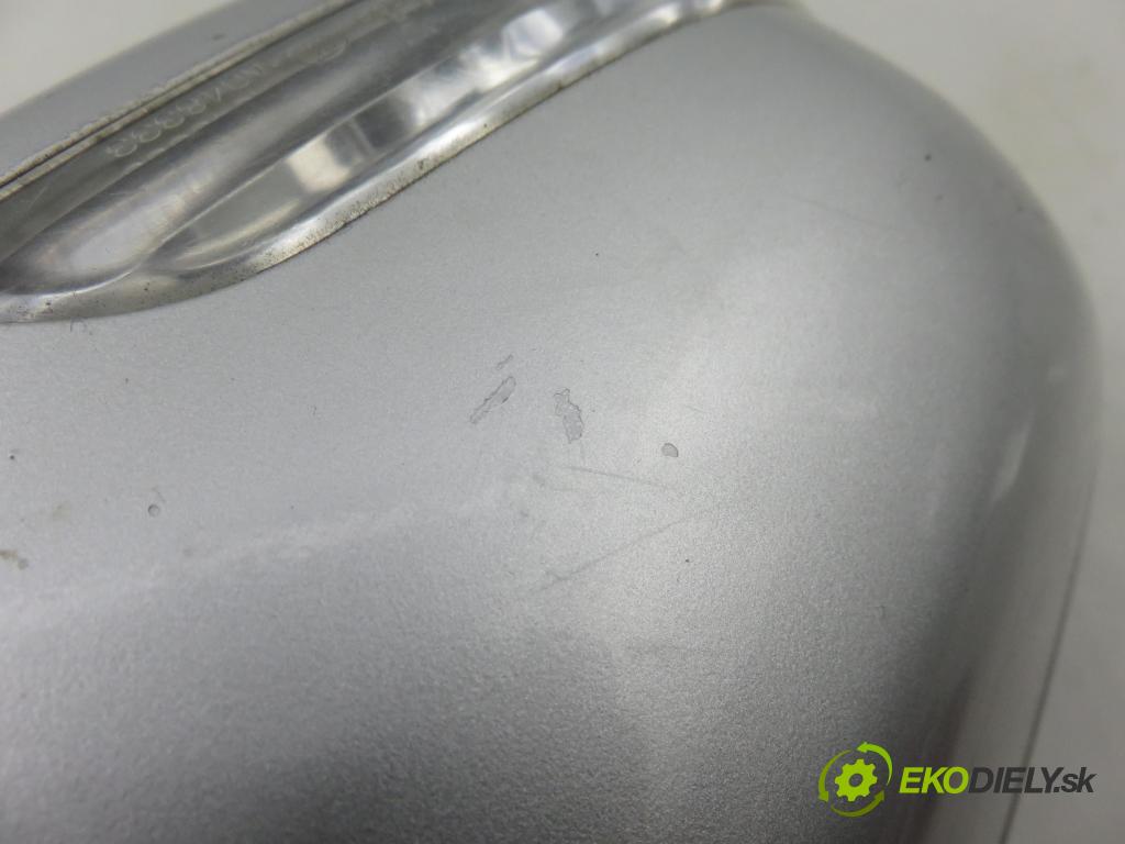 SUZUKI GRAND VITARA II (JT, TE, TD) SUV 2009 103,00 2.0 (JB420) - J20A 1995,00 Spätné zrkadlo