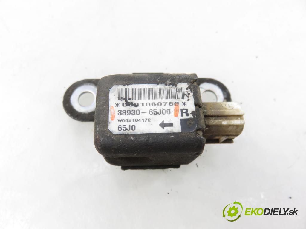 SUZUKI GRAND VITARA II (JT, TE, TD) SUV 2009 103,00 2.0 (JB420) - J20A 1995,00 Snímač nárazu 3893065J00 ; W002T04172 (Snímač nárazu)