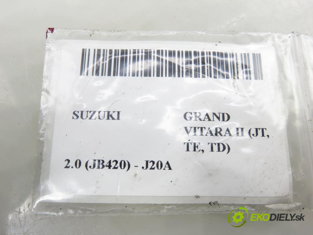 SUZUKI GRAND VITARA II (JT, TE, TD) SUV 2009 103,00 2.0 (JB420) - J20A 1995,00 Snímač nárazu 3893065J00 ; W002T04172 (Snímač nárazu)