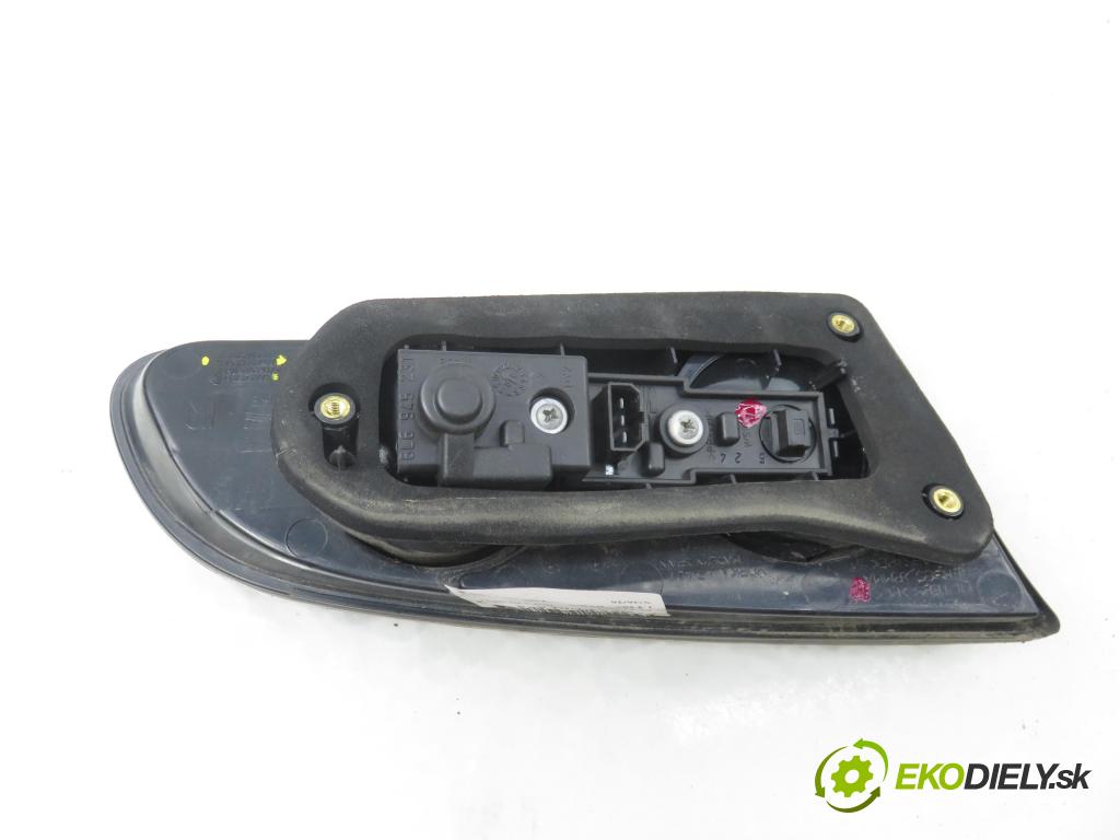 SEAT IBIZA III (6L1) HB 2006 63,00 1.4 16V - BXW 1390,00 Svetlo pravé zadné kufor 6L6945094D
