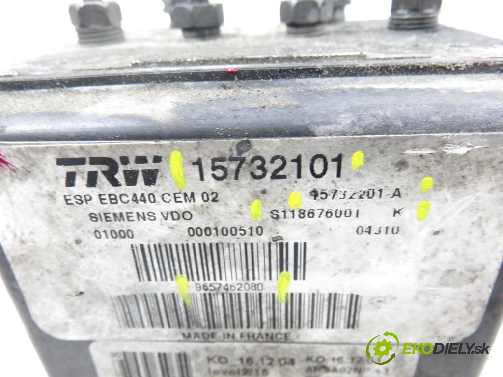 PEUGEOT 407 SW (6E_) KOMBI 2006 80,00 1.6 HDi 110 - 9HZ (DV6TED4) 1560,00 Pumpa ABS S118676001K ; 9657462080 ; 15732101 (Pumpa ABS)