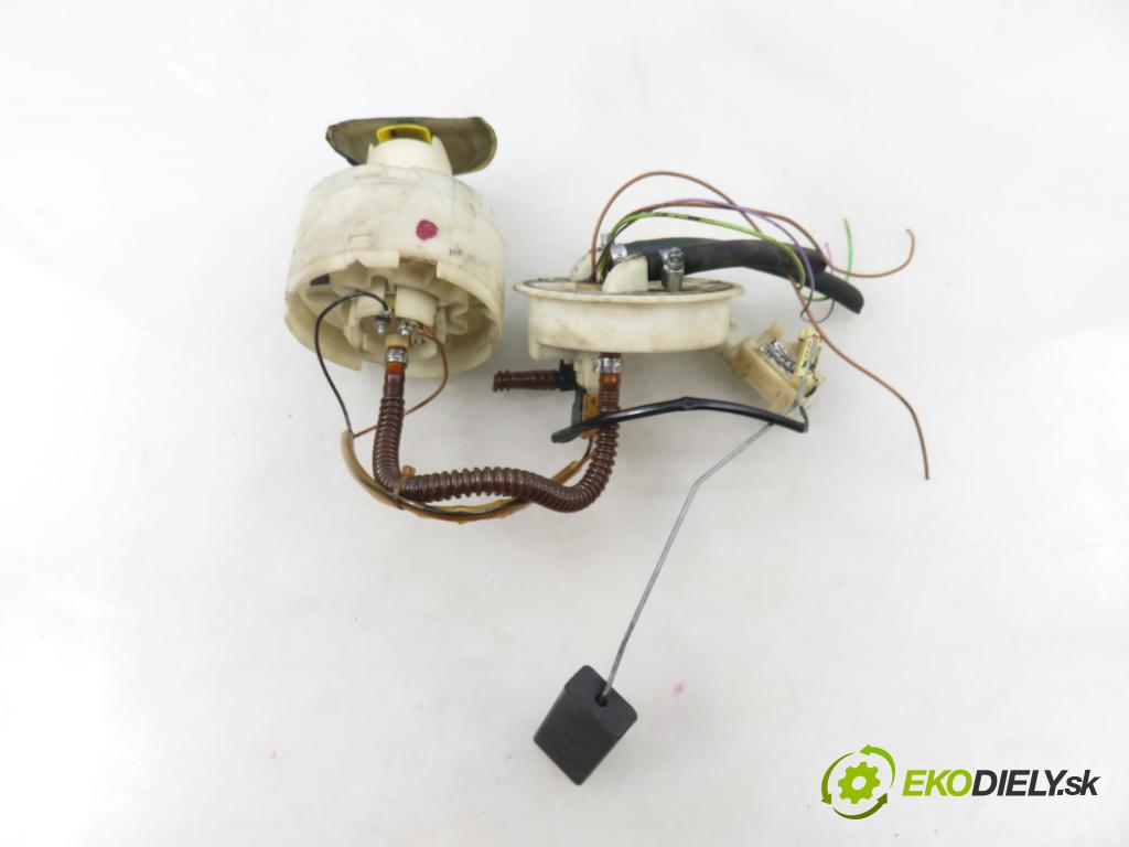 AUDI A4 (8D2, B5) SEDAN 1998 74,00 1.6 - AHL 1595,00 pumpa paliva 8D0201319