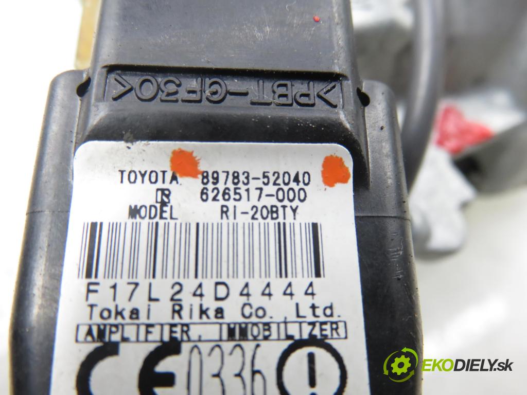 TOYOTA RAV 4 II (_A2_) SUV 2005 85,00 2.0 D-4D 4WD 116 - 1CD-FTV 1995,00 spinačka / zámky 45020423 ; 8978352040