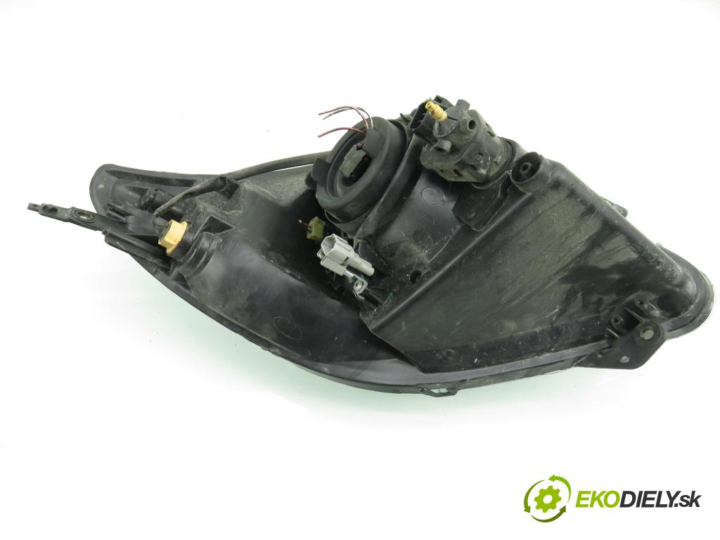 SUZUKI SWIFT III (MZ, EZ) HB 2006 68,00 1.3 4x4 (RS 413) - M13A 1328,00 Svetlo PP