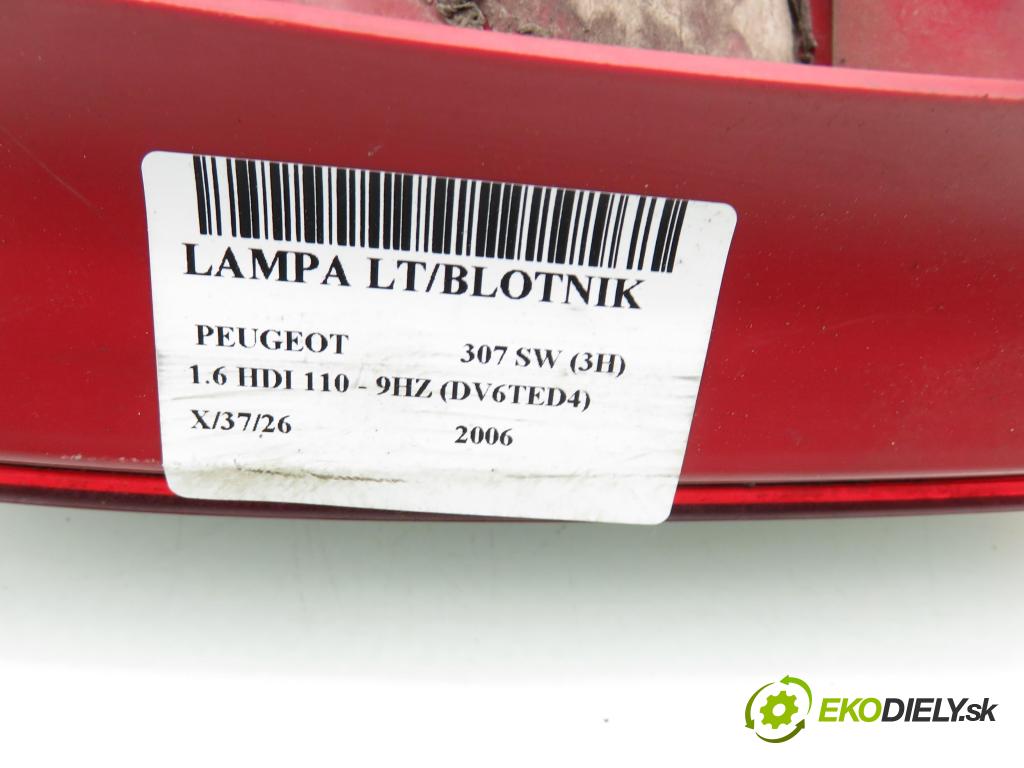 PEUGEOT 307 SW (3H) KOMBI 2006 80,00 1.6 HDI 110 - 9HZ (DV6TED4) 1560,00 světlo levé zadní 557686A
