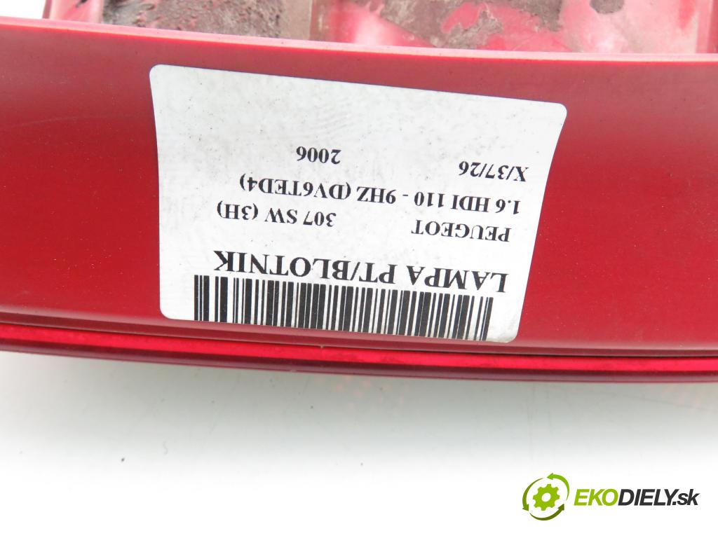 PEUGEOT 307 SW (3H) KOMBI 2006 80,00 1.6 HDI 110 - 9HZ (DV6TED4) 1560,00 světlo pravé zadní 557684A