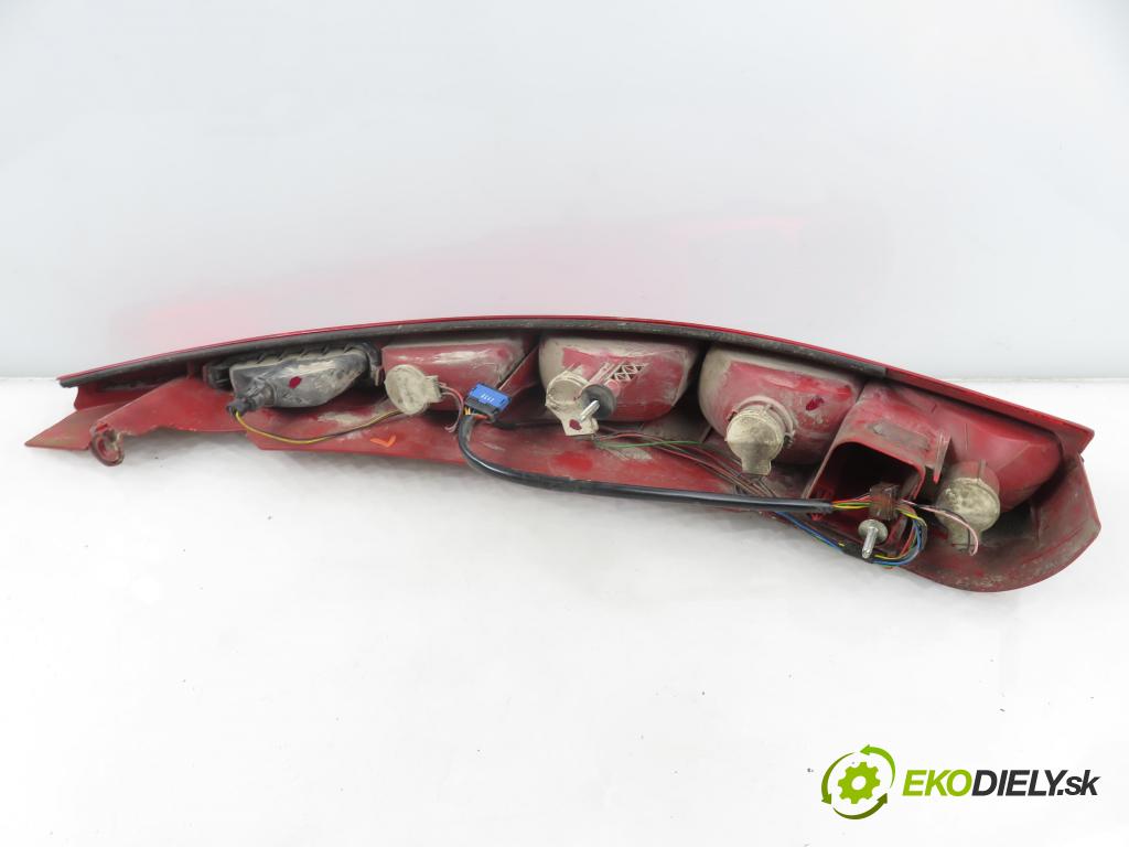 CITROEN C8 (EA_, EB_) MINIVAN 2007 100,00 2.0 HDi 135 - RHR (DW10BTED4) 1997,00 Svetlo ľavé zadné