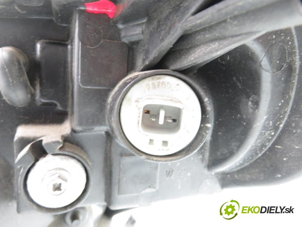 TOYOTA RAV 4 II (_A2_) SUV 2005 85,00 2.0 D-4D 4WD 116 - 1CD-FTV 1995,00 Svetlo PP