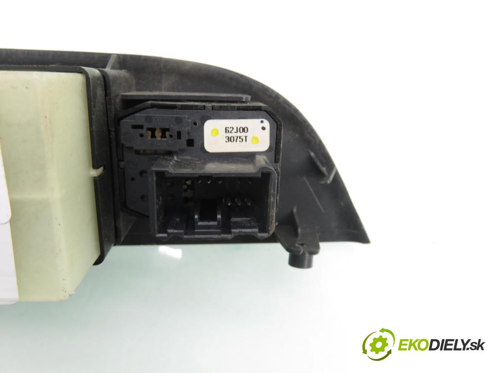 SUZUKI SWIFT III (MZ, EZ) HB 2006 68,00 1.3 4x4 (RS 413) - M13A 1328,00 Panel ovládania okien 62J502855T ; 62J503075T