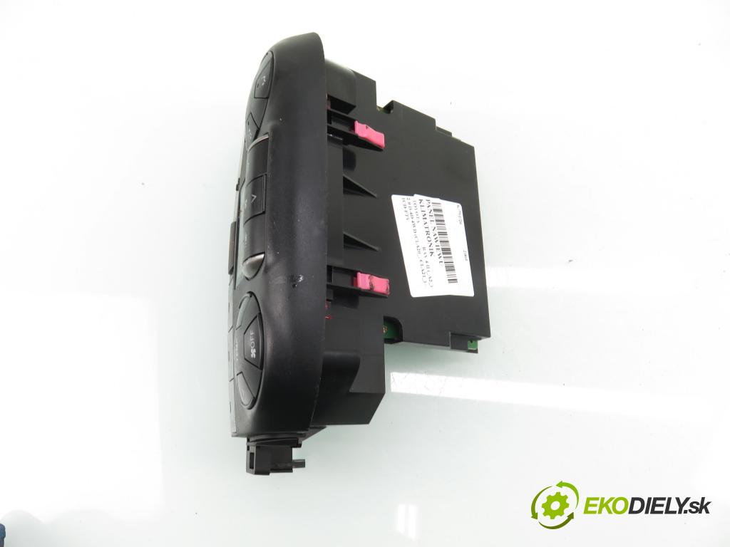 TOYOTA RAV 4 II (_A2_) SUV 2005 85,00 2.0 D-4D 4WD 116 - 1CD-FTV 1995,00 Panel kúrenia KLIMATRONIK 8865042170 ; 1773007731