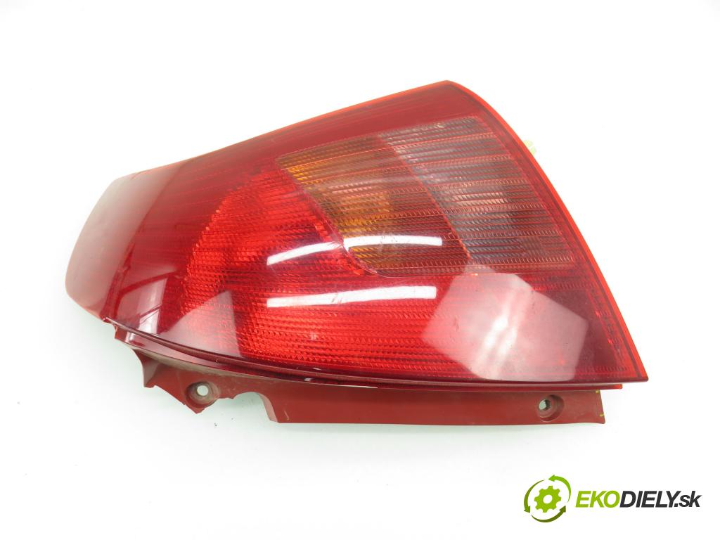 SUZUKI SWIFT III (MZ, EZ) HB 2006 68,00 1.3 4x4 (RS 413) - M13A 1328,00 Svetlo pravé zadné P4476R