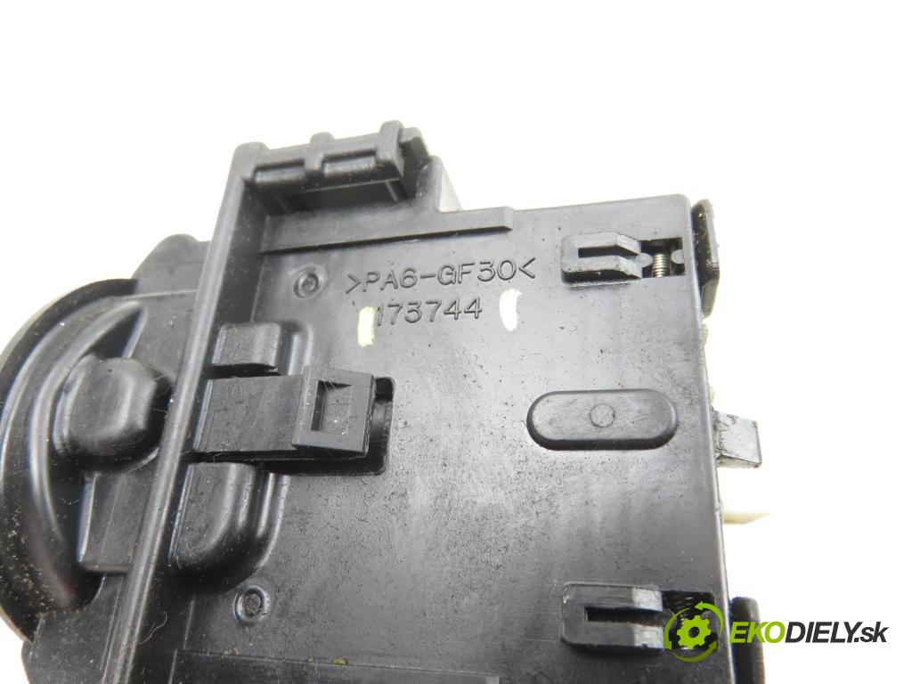 SUZUKI SWIFT III (MZ, EZ) HB 2006 68,00 1.3 4x4 (RS 413) - M13A 1328,00 / ŘAZENÍ / levá strana 173744