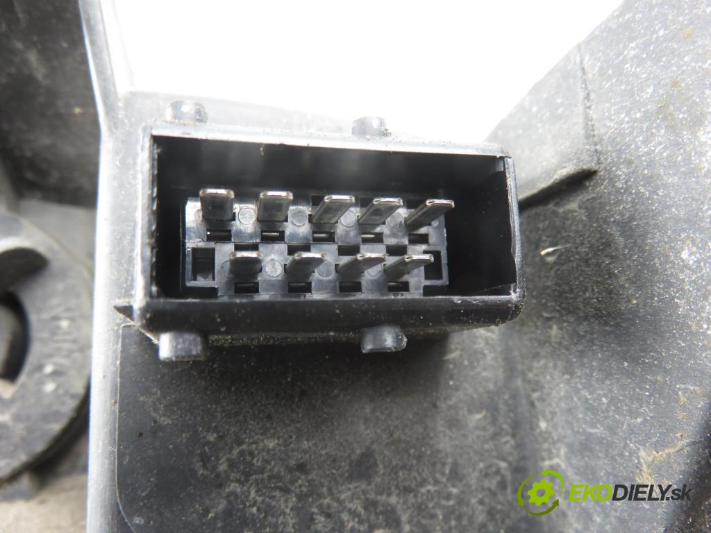 CITROEN C8 (EA_, EB_) MINIVAN 2007 100,00 2.0 HDi 135 - RHR (DW10BTED4) 1997,00 Svetlo PP
