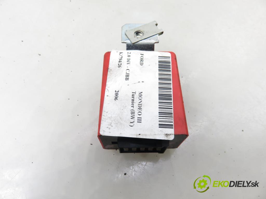 FORD MONDEO III Turnier (BWY) KOMBI 2006 107,00 2.0 16V - CJBB 1999,00 Riadiaca jednotka ťažného oka 97BX10C909AC ; 85451214