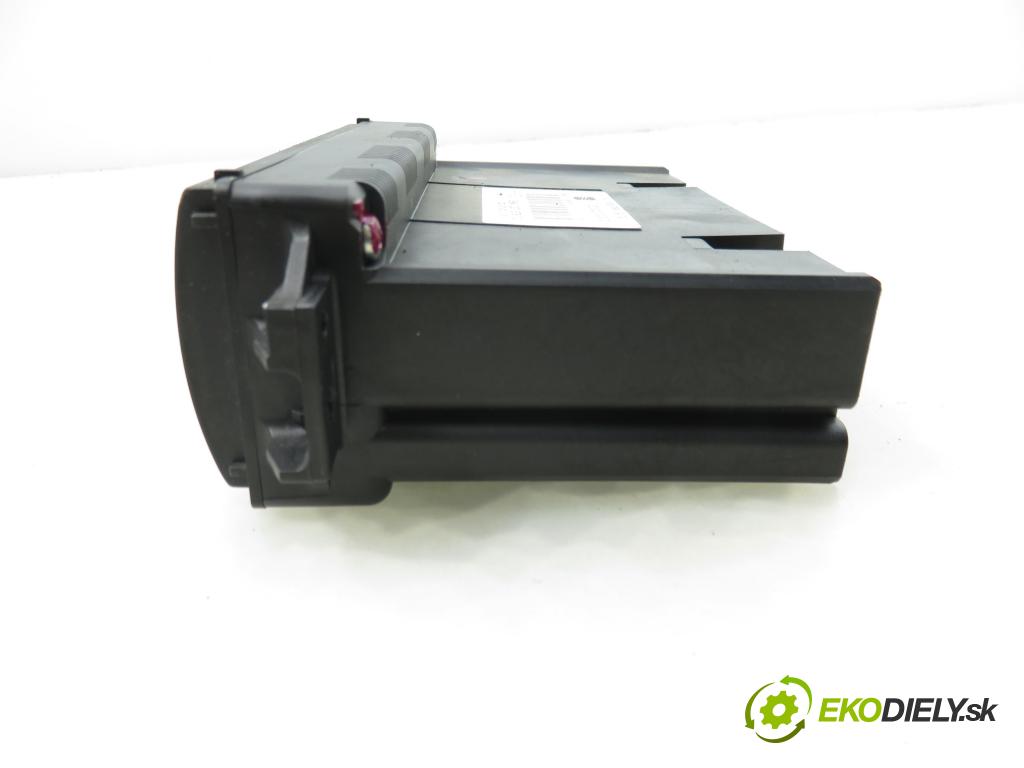 SEAT LEON (1M1) HB 2000 81,00 1.9 TDI 110 - ASV 1896,00 Panel topení KLIMATRONIK 1M0820043E ; 5HB00797810