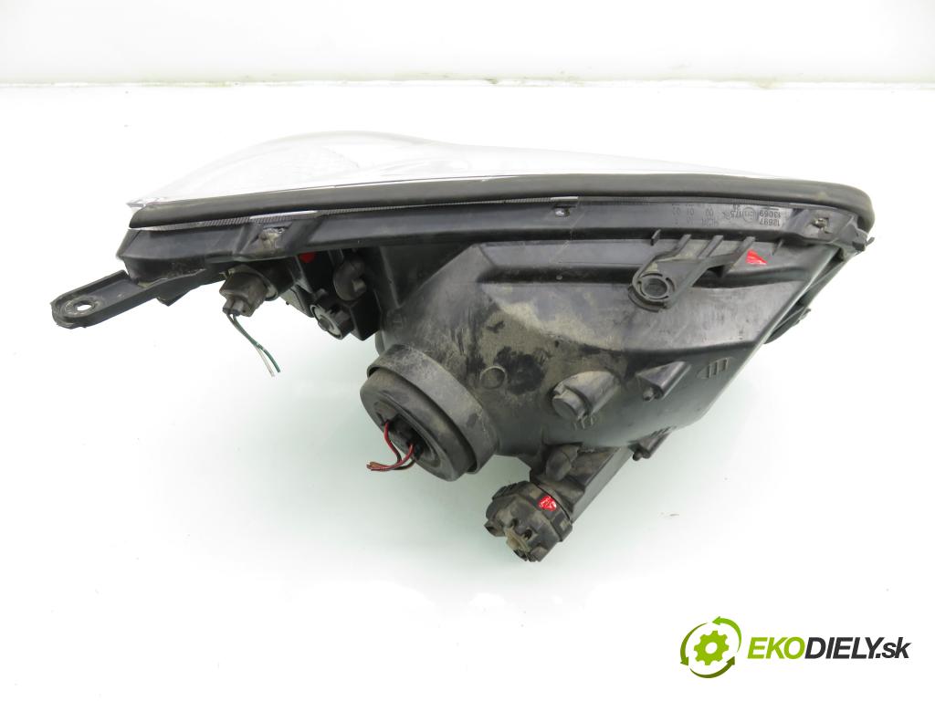 TOYOTA RAV 4 II (_A2_) SUV 2005 85,00 2.0 D-4D 4WD 116 - 1CD-FTV 1995,00 Svetlo LP