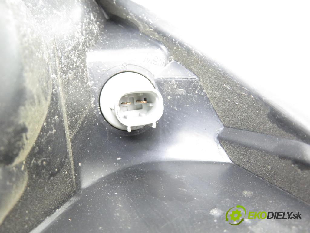 TOYOTA RAV 4 II (_A2_) SUV 2005 85,00 2.0 D-4D 4WD 116 - 1CD-FTV 1995,00 Svetlo LP