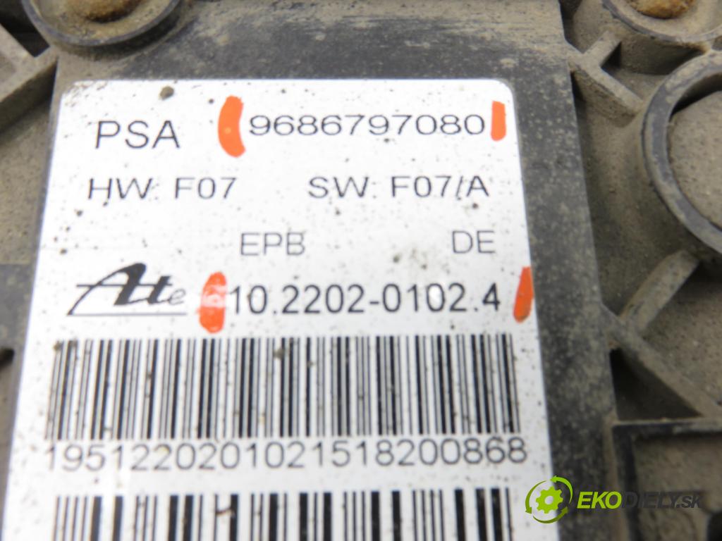 CITROEN C5 III (RD_) SEDAN 2006 100,00 2.0 HDi - RHR (DW10BTED4) 1997,00 BRZDA: ručny elektrický 10220201024 ; 9686797080