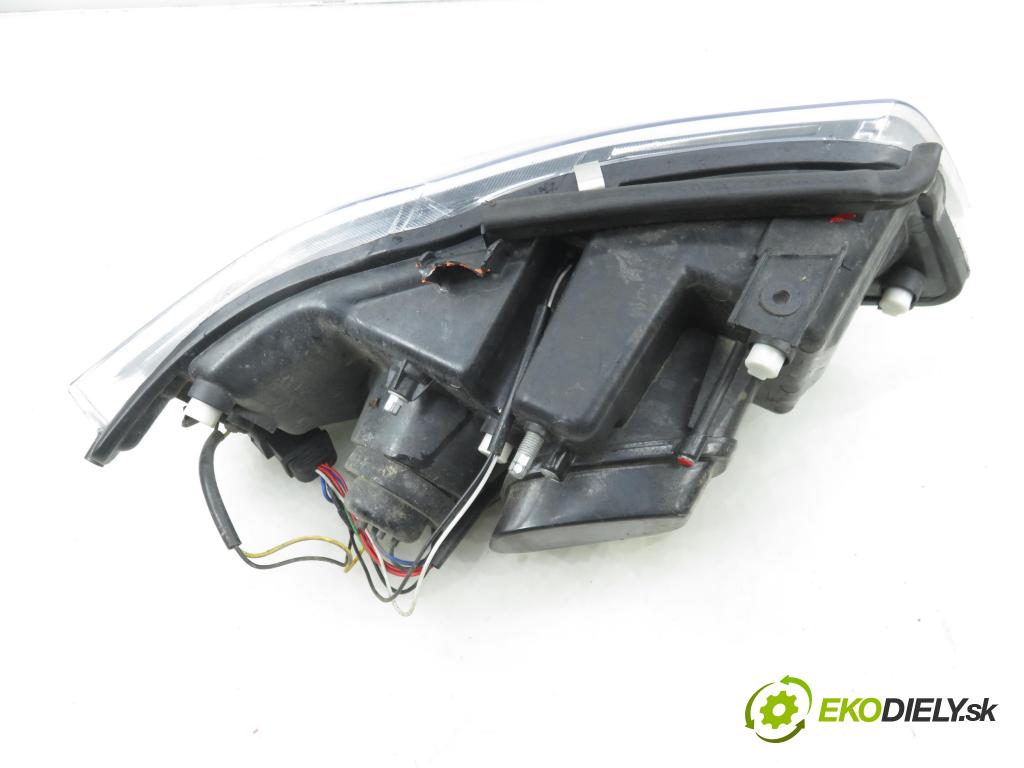 BMW 3 (E90) SEDAN 2006 95,00 318 i 129 - N46 B20 B 1995,00 svetla PŘEDNÍ: SK3301103054D