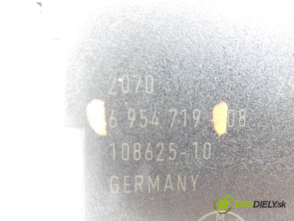 BMW 3 (E90) SEDAN 2006 95,00 318 i 129 - N46 B20 B 1995,00 spinačka 6954719 ; 6949913 (Spínacia skrinka)