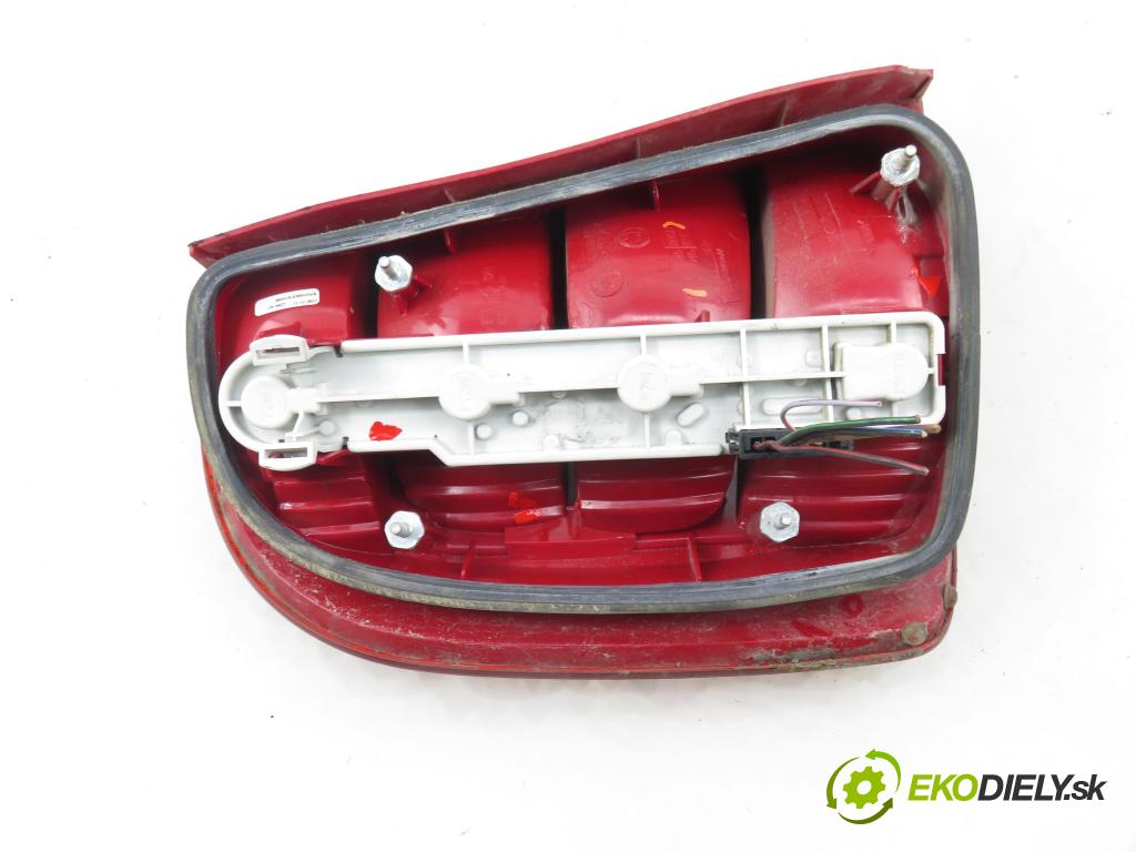 SKODA FABIA I (6Y2) HB 2007 55,00 1.4 16V - BBY 1390,00 Svetlo pravé zadné 6Y6945112C ; 6Y6945096D