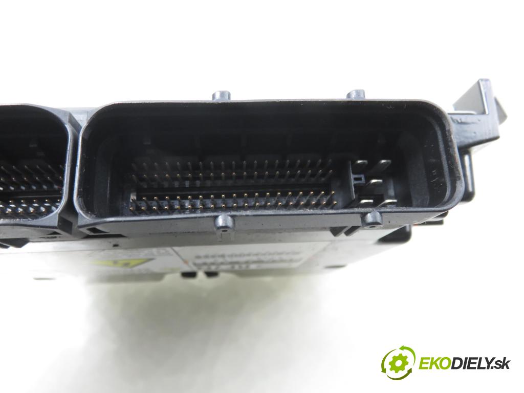 MAZDA 5 (CR19) MINIVAN 2007 105,00 2.0 MZR-CD 143 - RF7J 1998,00 Riadiaca jednotka Motor 2758006672