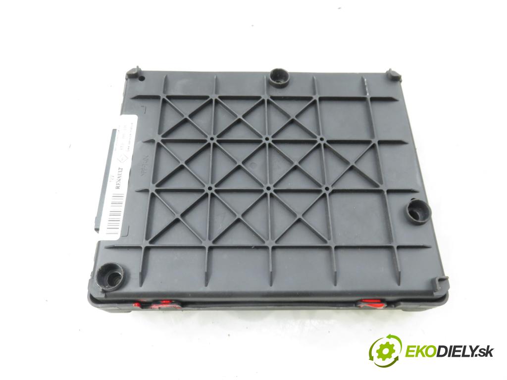 RENAULT SCENIC I (JA0/1_) MINIVAN 2001 0,00 1.6 - K4M 708 1598,00 MODUL BSI S108502610G ; 8200029342B
