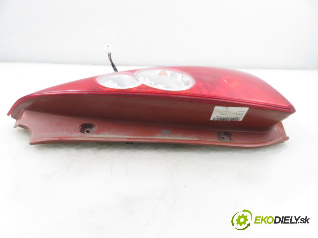 MAZDA 5 (CR19) MINIVAN 2007 105,00 2.0 MZR-CD 143 - RF7J 1998,00 Svetlo pravé zadné C23551150