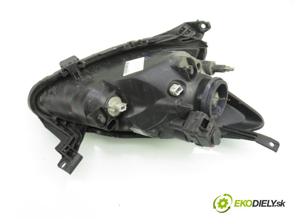 TOYOTA AYGO (_B1_) HB 2007 50,00 1.0 68 - 1KR-FE 998,00 Svetlo LP