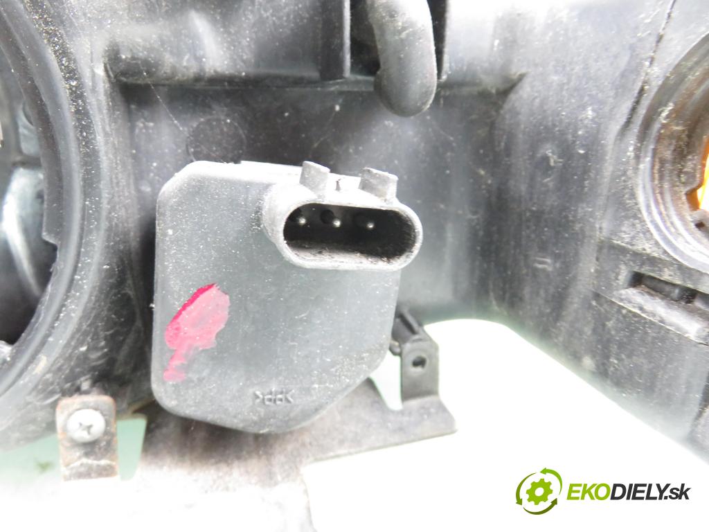 MITSUBISHI CARISMA (DA_) SEDAN 2003 75,00 1.9 DI-D (DA5A) - F9Q1 1870,00 Svetlo PP