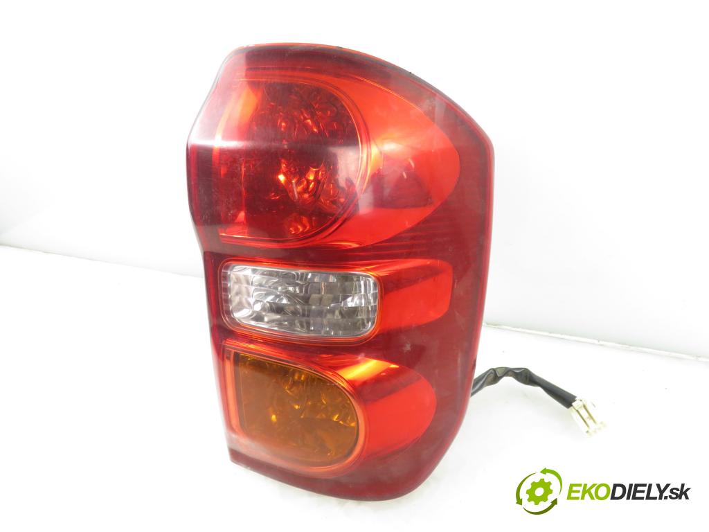 TOYOTA RAV 4 II (_A2_) SUV 2003 85,00 2.0 D-4D 4WD (CLA20_, CLA21_) - 1CD-FTV 1995,00 světlo pravé zadní