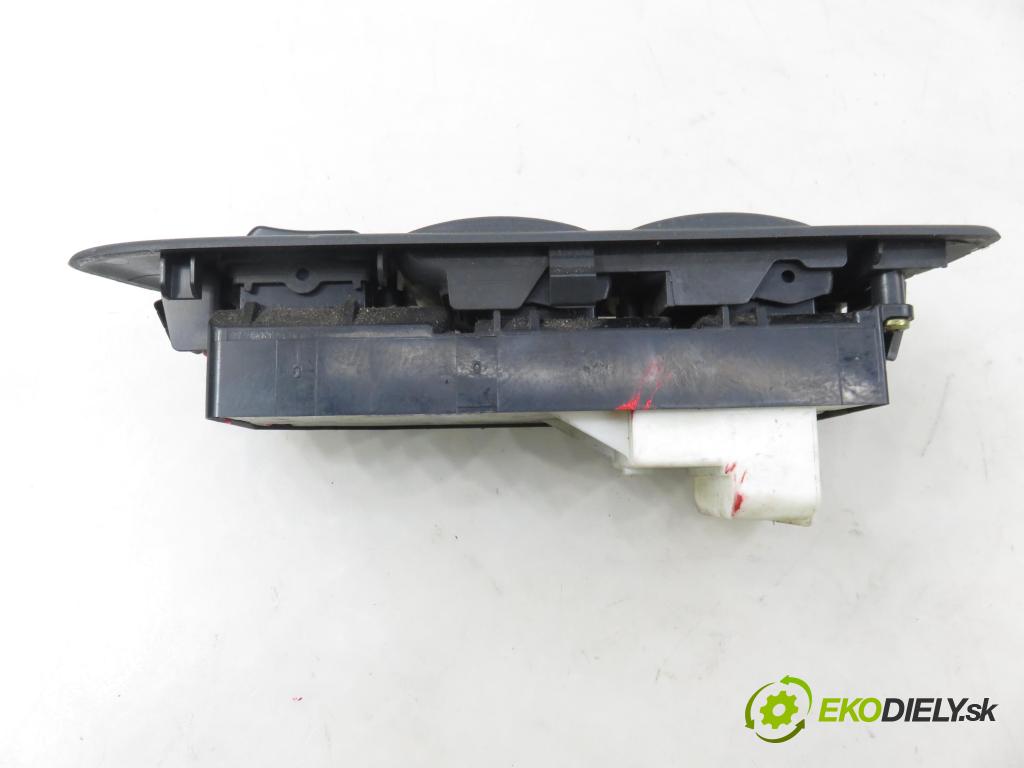 TOYOTA RAV 4 II (_A2_) SUV 2003 85,00 2.0 D-4D 4WD 116 - 1CD-FTV 1995,00 Panel ovládania okien 8482042180
