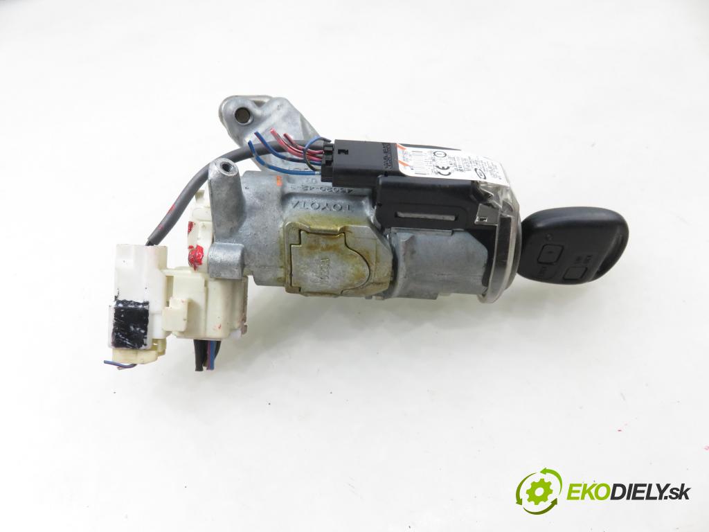 TOYOTA RAV 4 II (_A2_) SUV 2003 85,00 2.0 D-4D 4WD 116 - 1CD-FTV 1995,00 spinačka 45020423 ; 8978352040 (Spínacia skrinka)