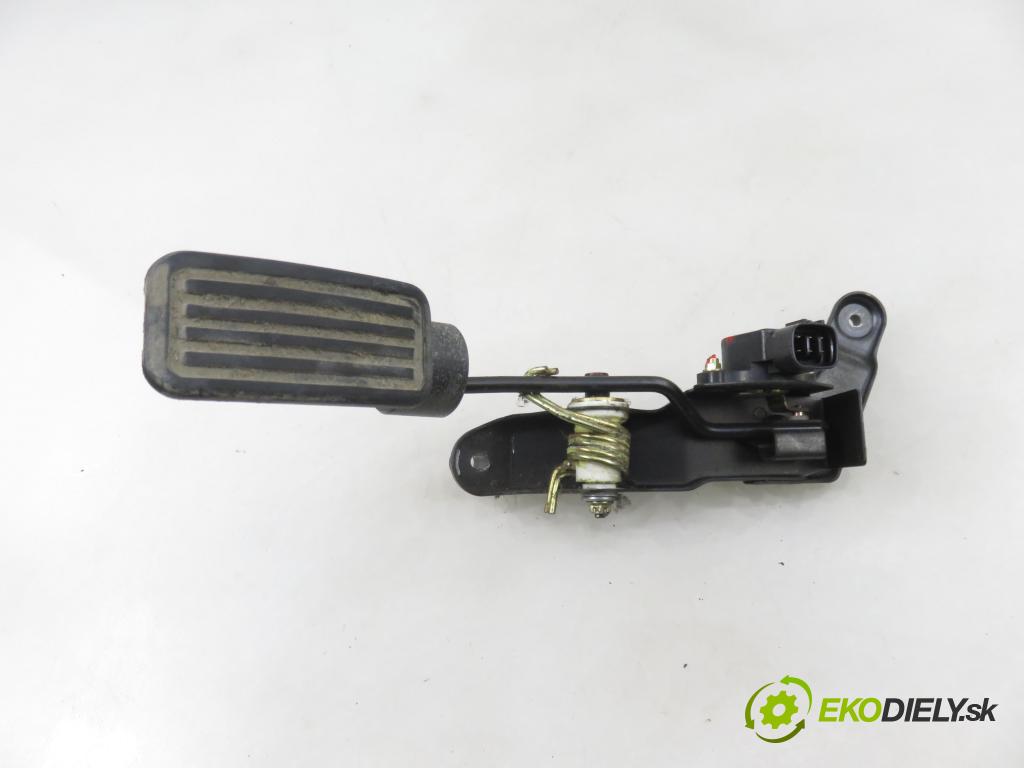 TOYOTA RAV 4 II (_A2_) SUV 2003 85,00 2.0 D-4D 4WD 116 - 1CD-FTV 1995,00 Potenciometer plynu 8928133010 (Potenciometer plynového pedálu)