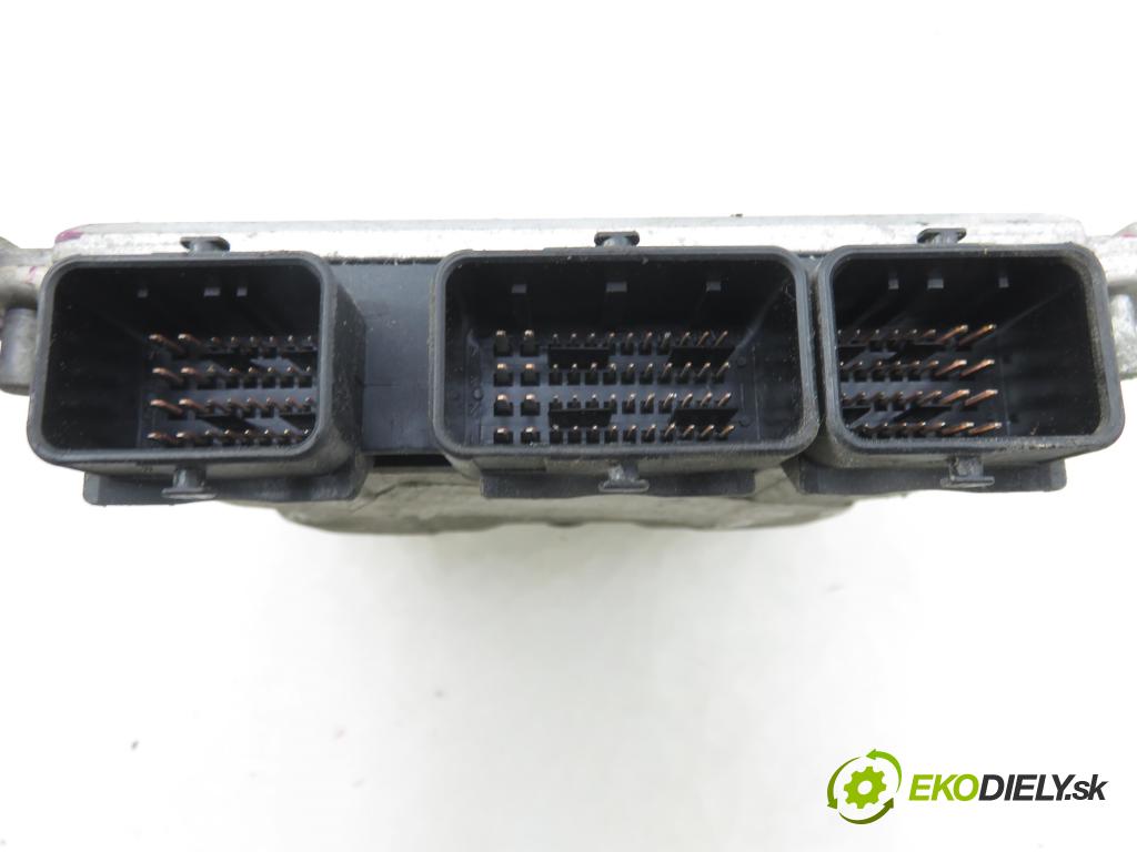 FIAT SCUDO Skrzynia (220_) FURGON 2006 69,00 2.0 JTD - RHX 1997,00 Riadiaca jednotka Motor 0281011342 ; 9659440280 ; 9640938680