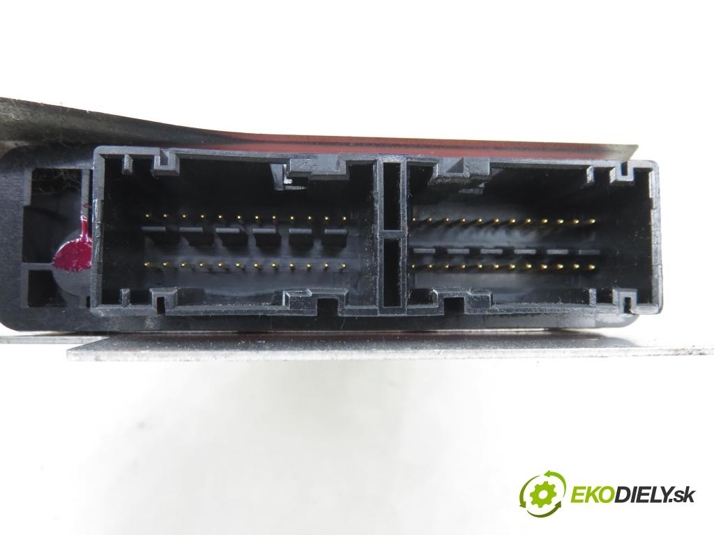 TOYOTA AYGO (_B1_) HB 2007 50,00 1.0 68 - 1KR-FE 998,00 MODUL air BAG 891700H030 ; 212388103