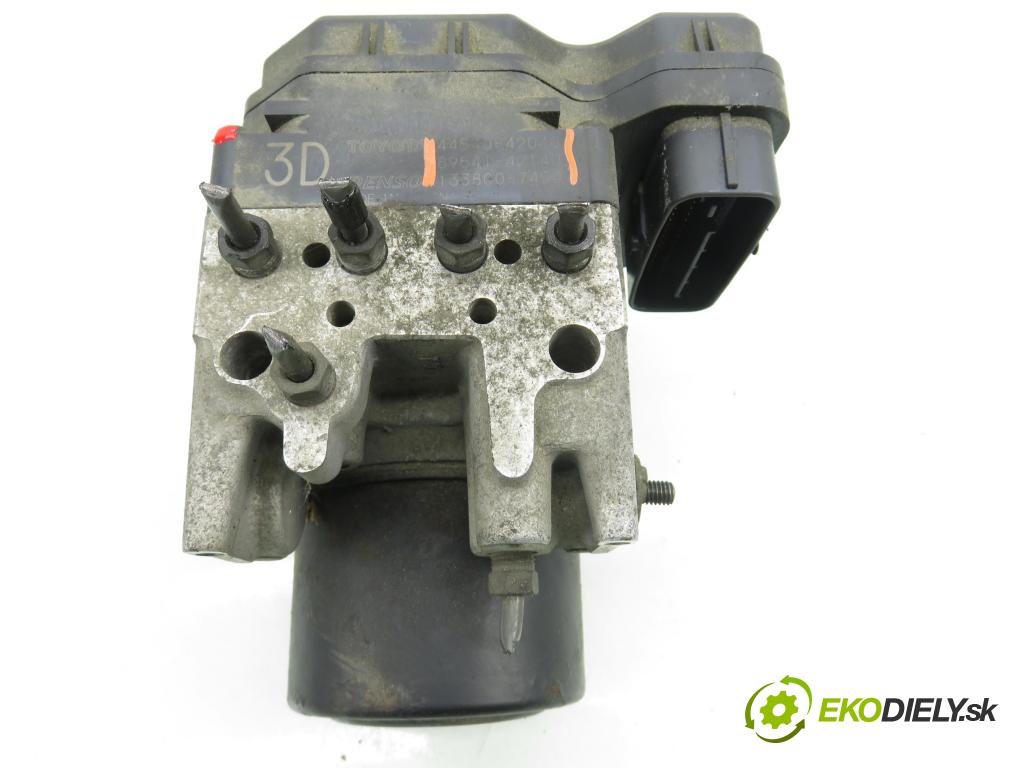 TOYOTA RAV 4 II (_A2_) SUV 2003 85,00 2.0 D-4D 4WD 116 - 1CD-FTV 1995,00 Pumpa ABS 4454042040 ; 8954142140 ; 1338007450 (Pumpa ABS)