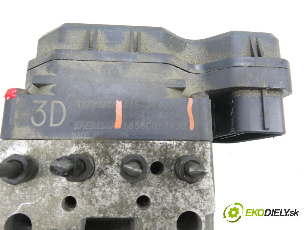 TOYOTA RAV 4 II (_A2_) SUV 2003 85,00 2.0 D-4D 4WD 116 - 1CD-FTV 1995,00 Pumpa ABS 4454042040 ; 8954142140 ; 1338007450 (Pumpa ABS)