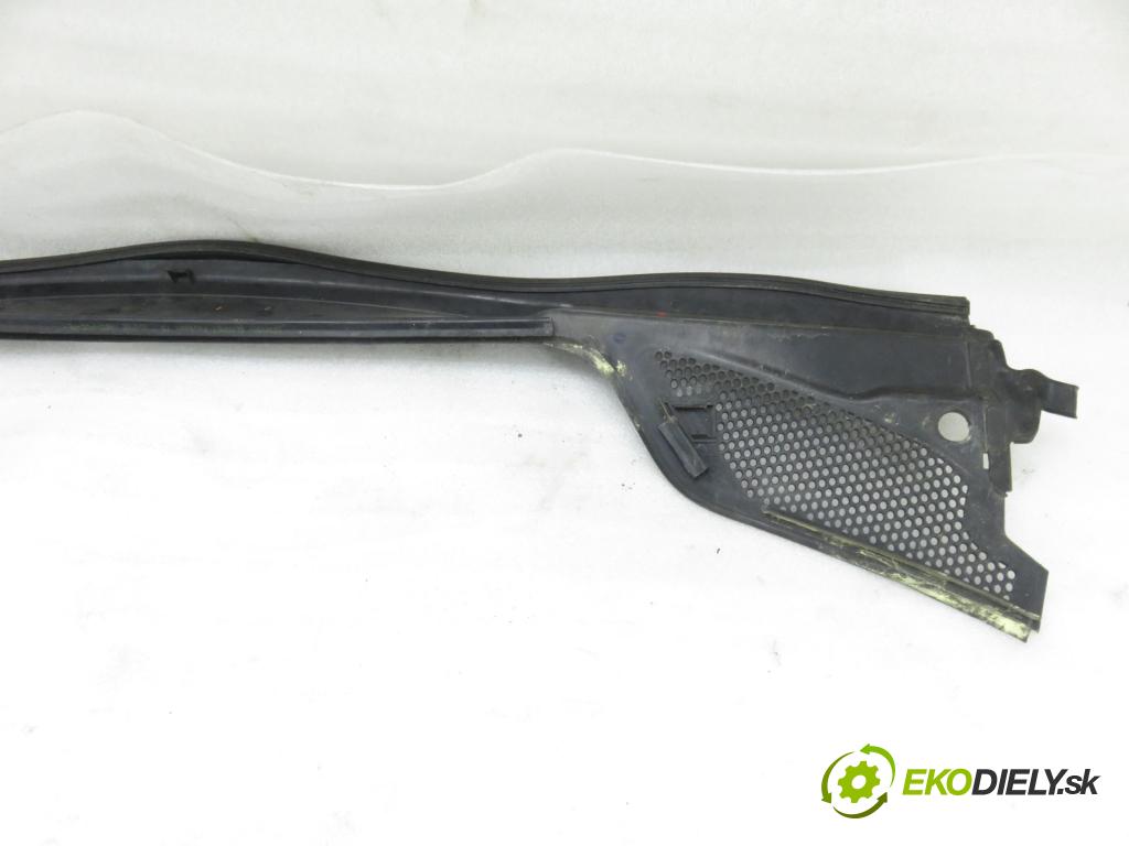 CITROEN C4 I (LC_) HB 2004 80,00 1.6 HDi 109 - 9HZ (DV6TED4) 1560,00 Torpédo, plast pod čelné okno 96467935XT (Torpédo (plast pod čelným sklom))