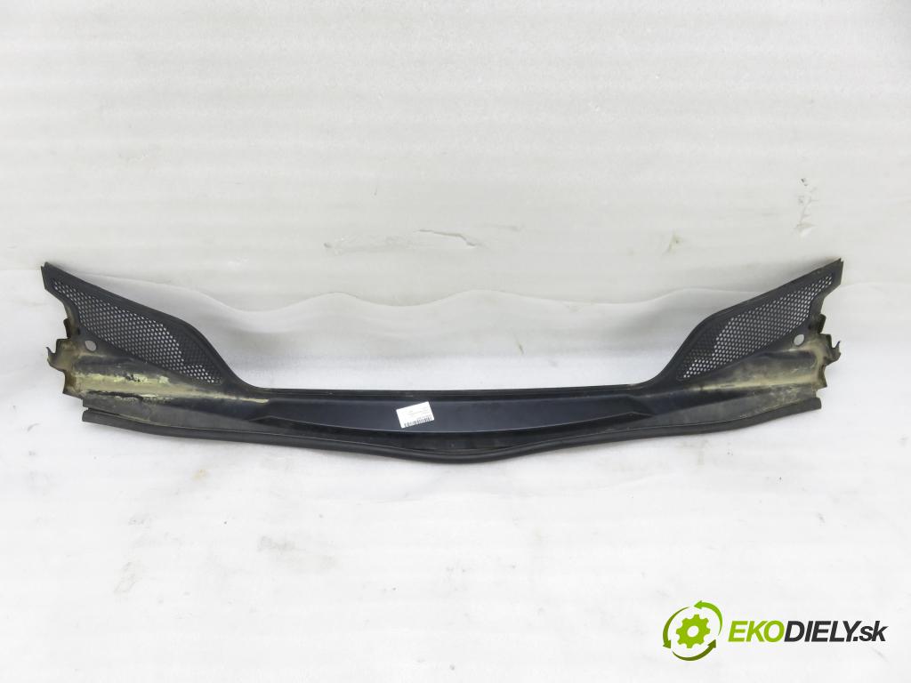 CITROEN C4 I (LC_) HB 2004 80,00 1.6 HDi 109 - 9HZ (DV6TED4) 1560,00 Torpédo, plast pod čelné okno 96467935XT (Torpédo (plast pod čelným sklom))