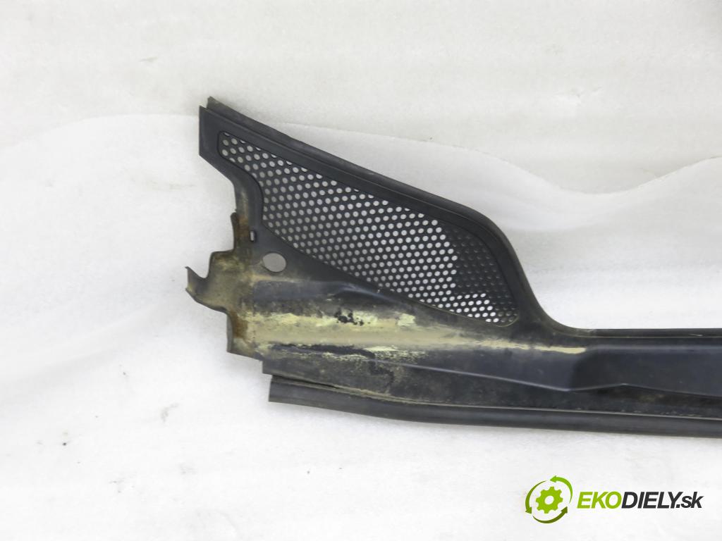 CITROEN C4 I (LC_) HB 2004 80,00 1.6 HDi 109 - 9HZ (DV6TED4) 1560,00 Torpédo, plast pod čelné okno 96467935XT (Torpédo (plast pod čelným sklom))