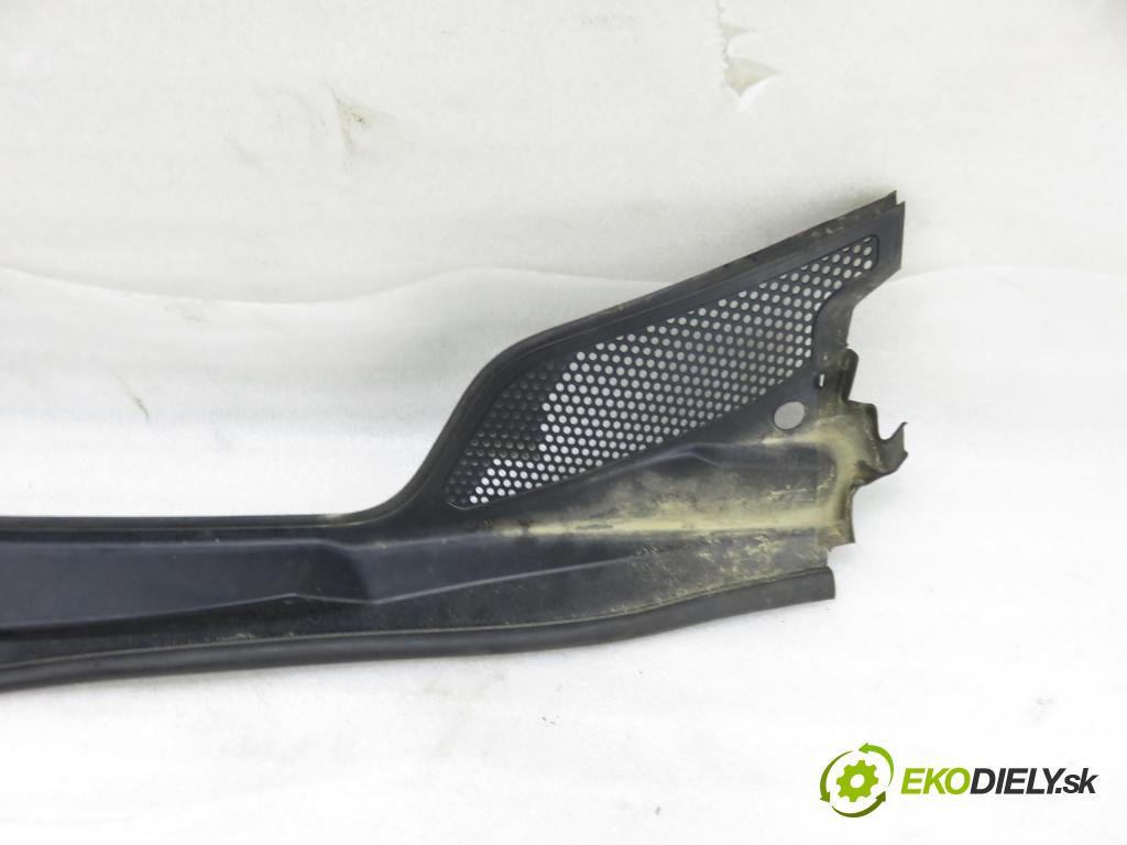 CITROEN C4 I (LC_) HB 2004 80,00 1.6 HDi 109 - 9HZ (DV6TED4) 1560,00 Torpédo, plast pod čelné okno 96467935XT (Torpédo (plast pod čelným sklom))